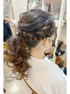 ロカット サロン(Roquat Salon) お呼ばれポニーアレンジ【ヘアセット/立川/立川南/八王子】