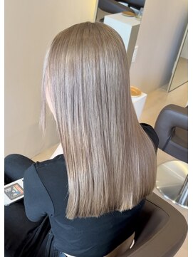 エリスホリエ(Eliss Horie) ホワイトベージュ☆ 芝下光