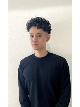 メラク バイ コア(Merak by CoRe.gn) 大人感溢れるフェードパーマ@20代30代40代50代