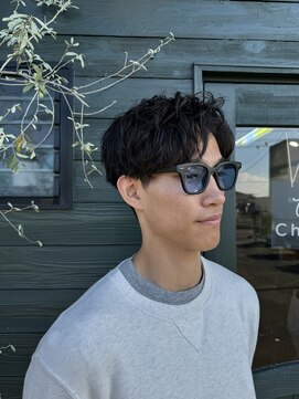 シェリー(Cherie) 刈り上げセンターパート学生カット