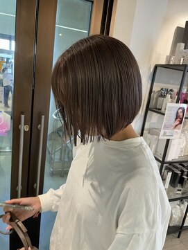 コワファーストナガサキシャンプーボーイ(COIFF1RST NAGASAKI SHAMPOO BOY) ぱつっとボブ