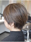 耳周りタイトなショート/白髪ぼかしベージュ/ボリュームUP