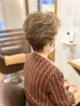 フリージア(freesia) 30代40代50代/パーマスタイル/大人ショート/簡単スタイリング