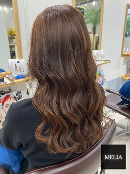 髪質改善の専門技術でクセ・乾燥・うねり…大人髪の悩みを根本からケア。