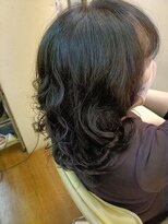 エクリュ ヘアーデザイン(Ecrue HAIRDESIGN) ウェーブ レイヤースタイル