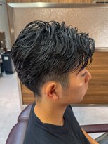 トラスト ザ バーバー 東京駅日本橋店(TRUST the Barber) センターパート/フェザーパーマ/メンズカット