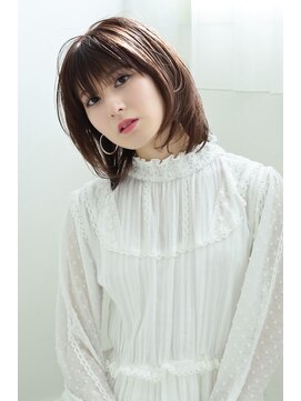 トゥルーブバイファースト(trove by first) ミディアムレイヤーボブ