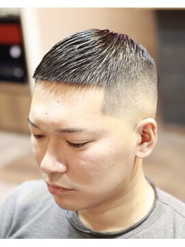 バーバーショップ スバル(BARBERSHOP SUBARU) <理容室><バーバー>クロップスタイルスキンフェード刈り上げ