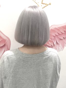 アッシュ 戸田公園店(Ash) メラニンフリーのホワイトカラー