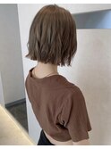 オリーブベージュ×くくれるボブ【渡辺俊弥】梅田