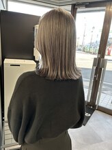 アンビシャス 福生(ambitious) 【下田】ダブルカラー切りっぱなし外はねボブグレージュカラー