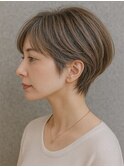ショートヘアフェイスレイヤー小顔前下がり透明感30代40代50代