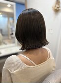 切りっぱなしボブ×オリーブベージュ