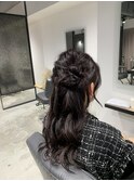 サイドに寄せたハーフアップアレンジ