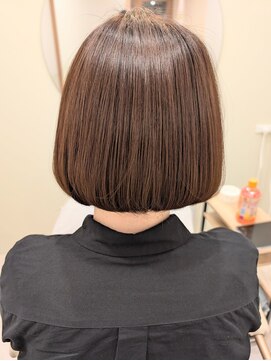 ブローノ(Blono) 髪質改善カラーで艶ミニボブ|Blono