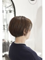 ルピナス(Lupinus)&nbsp;首元すっきり、丸みが映える美フォルムショート