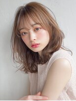 ブラット(Brat) シースルーバング×ミルクティーベージュのニュアンスミディ