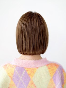 シキサロン 仙台(siki.salon) 仙台/髪質改善/艶感×ヘーゼルベージュ×切りっぱなしボブ