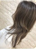 ロングレイヤー 顔周りカット オリーブグレー 透明感カラー 艶髪