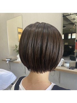 アワ(awa) パツっとボブ