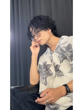 マッシュアンドマッシュアヴェダ ららぽーと福岡店(mash&mash AVEDA) センターパートウルフ×ツイストスパイラル