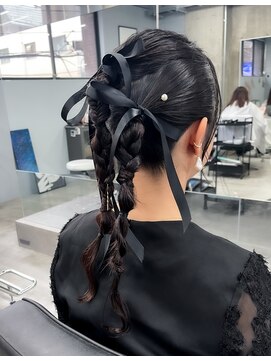 ノード(NODO) ポニーテールのリボンアレンジ