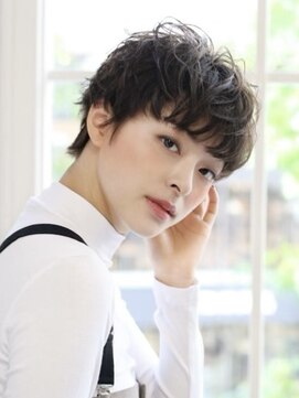 ルーツ(ROOTS) 女性らしさを忘れないハンサムショート