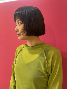 スノウ(snow) ネイビーブルーなボブ