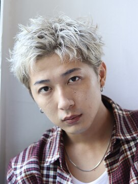 オーシャントーキョー サニー 原宿(OCEAN TOKYO Sunny) スパイキーショートホワイトブロンドベリーショートフェザー韓国