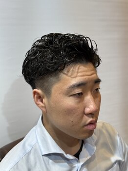 ヘアモード キクチ 銀座店の写真/【銀座・メンズ専門サロン】ビジネス・プライベート等、様々なシーンに対応できるパーマスタイルをご提案。