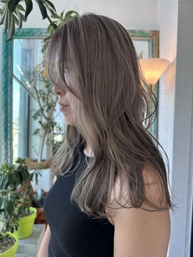 ルーヴェ(LOWE) 【AYANO】 透け感グレージュ