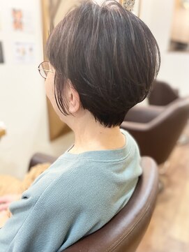 フリージア(freesia) 30代40代50代/大人ショート/白髪染め/艶髪