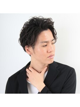 大人の色気を引き出すニュアンスパーマショート