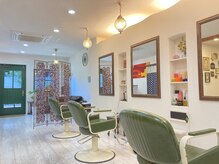 チャプレット(chaplet)の雰囲気（朝 9時から営業しております）