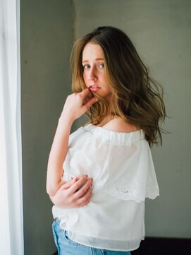 美容室 フラワー 平井店(flower) センターパートで大人ウェーブ スタイル【平井】