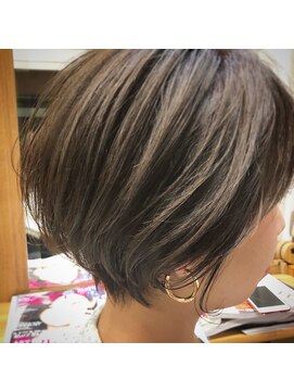 アルロン(Arllon) 丸みショート