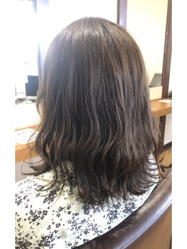 ジッカジッカ(Jicca Zicca) 伸ばしかけ外ハネボブ