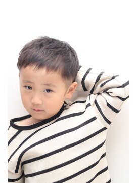 ヘアーアンドグルーミング ヨシザワインク(HAIR&GROOMING YOSHIZAWA Inc.) 【ヨシザワ人形町】〈4歳におすすめ〉子供向けツーブロック