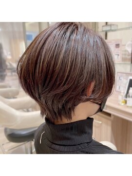 アッシュ 横浜店(Ash) ほんのりハイライトショート