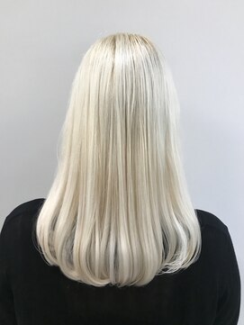 デューヘアー(due hair) ホワイトグレージュ　トリプルカラー