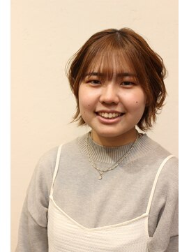 ヘアールーム ルズ 武蔵浦和(Hair Room Luz) ハイトーンカラー×襟足長めショートウルフレイヤー