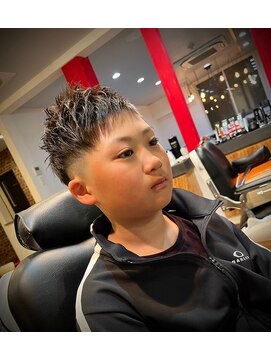 キングズチェアー カットクラブ(Kings' chair cut club) 【メンズ】キッズカット/フェード　〈理容室〉
