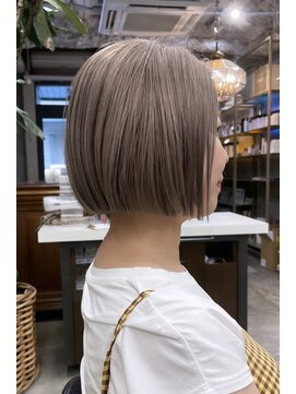 ザ デイ(THE DAY) ベージュカラーボブ【ハイトーンカラー】