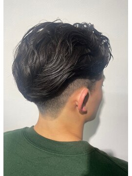 ルーツ(Roots) 刈り上げ　マッシュ　ビジネススタイル