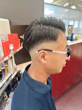 エッジプラス(EDGE PLUS) 七三パートスキンフェード