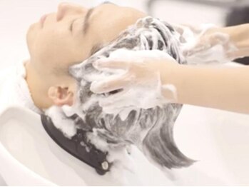 ピュール(PUR)の写真/水曜は20時まで営業◇1日の疲れを癒すリラックスメニュー《カット+ヘッドスパ》がおすすめ＊