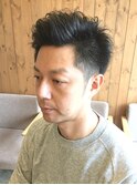 ナチュラルなサイドパートスタイル