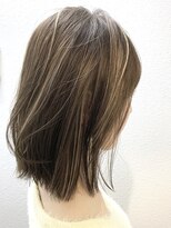 リル(Lille 橋本)&nbsp;ハイライトカラー×ナチュラルロブ【Lille橋本】