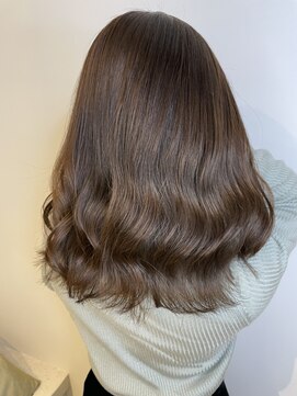 ジーナ 福岡天神(Zina) 小顔オリーブカラーボブルフハイライトカラークールショート