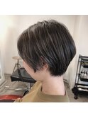 【担当JUN】耳かけショート×ブリーチハイライト